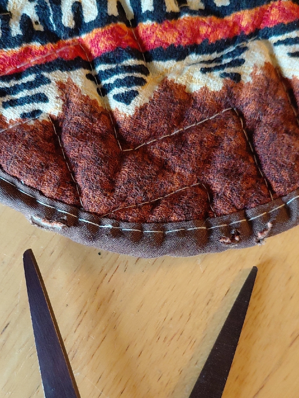 Vintage Tapa Designs Hawaii 2 Pot Holders in Brown, Black, Cream and Orange - Picture 4 of 5